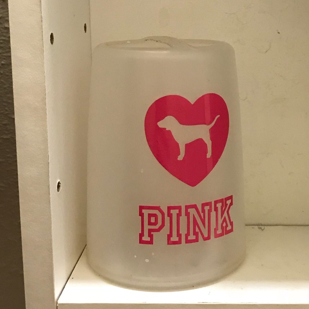 Hairbrush holder/makeup brush holder